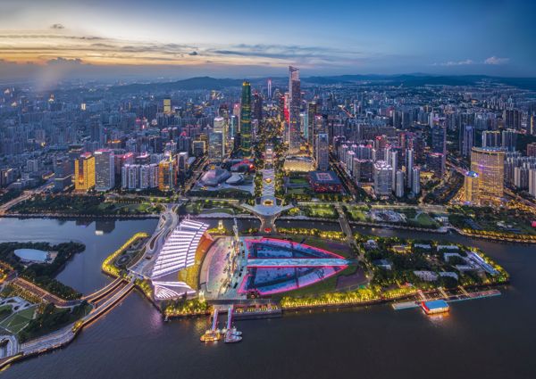 Pearl River Night Cruise + Canton Tower + Huacheng Square Modern Metropolis Day Tour
