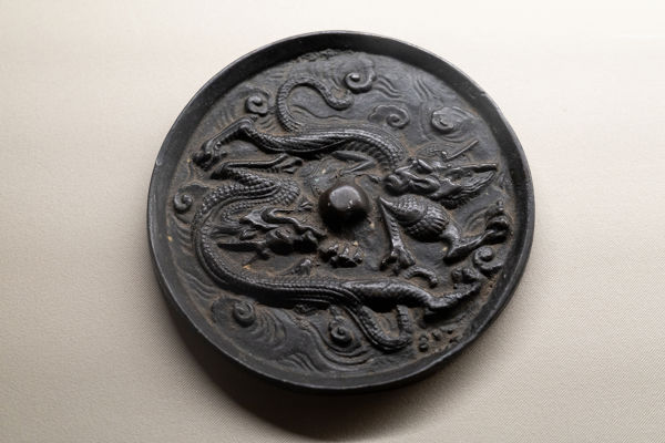 Riverside Poets, Campus Charm & Nightlife Walk