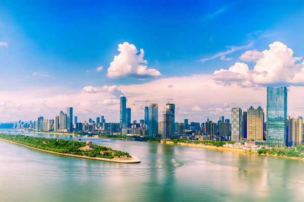 Orange Isle & Yuelu Mountain Riverside Day Tour